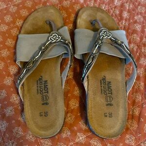 Naot Sandal  39 Tan and bronze
